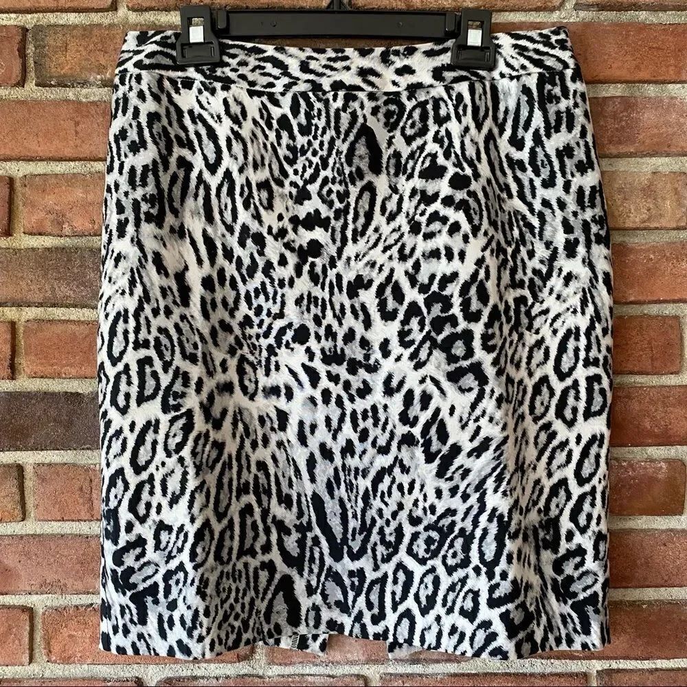 Worthington Black, Gray, and White Leopard Print Lined Pencil Skirt Size 10